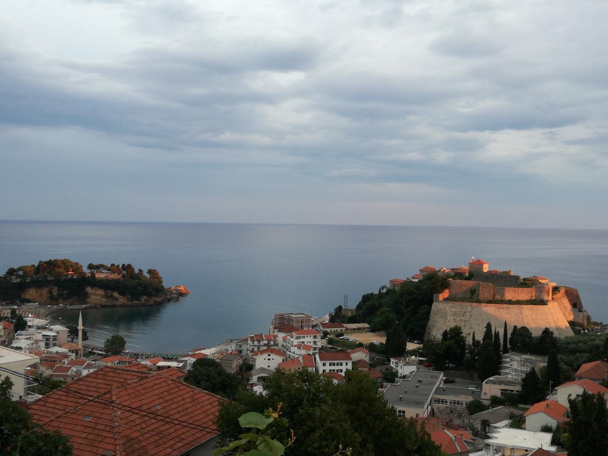 Apartment Luna Ulcinj Bagian luar foto