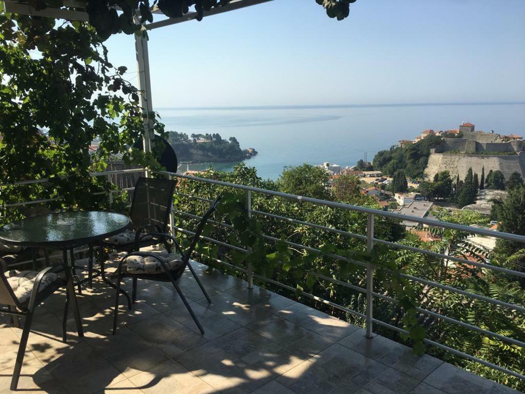 Apartment Luna Ulcinj Bagian luar foto